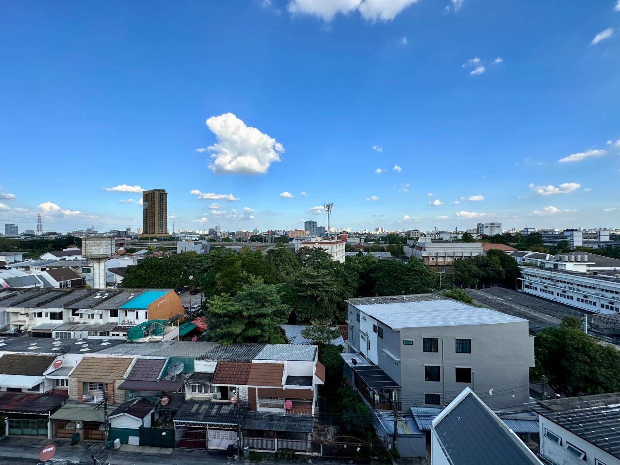 Town Sukhumvit 71 Apartment Bangkok Exterior photo